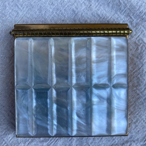 Vintage Bevel Tile Marbled White Acrylic Gold Metal Compact by Volupte USA - Picture 3 of 7